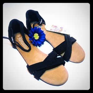 Toms New Correa Sandals Black Perforated Suede Wmn